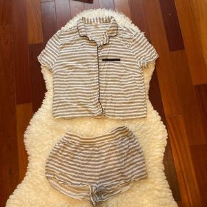 Forever 21 Two Piece Short Sleeve Pajama Set Size Small